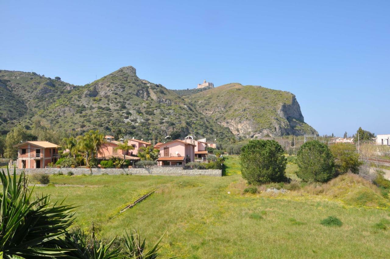 Casa Benny Difronte Al Mare Leilighet Oliveri Eksteriør bilde